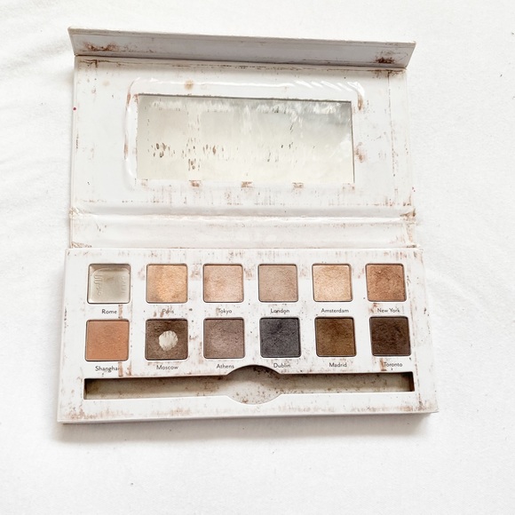 Cargo Around the World Eye Shadow Palette (12x Eye Shadow) - Picture 2 of 3